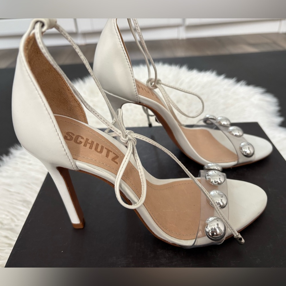 Schutz Brand New never worn White and Silver Women's Heels size 5